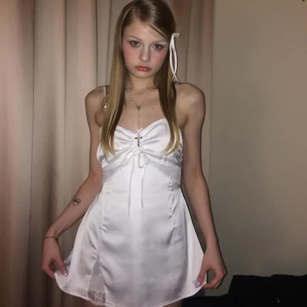 포어링 Sleeping beauty silk dress 원피스