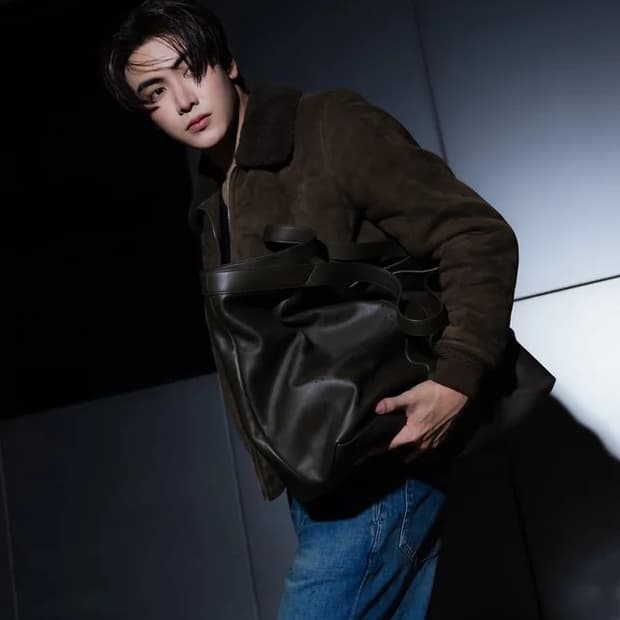 [라이즈 앤톤님 착용] 생로랑 25AW 램레더 스웨이드 시어링 자켓
