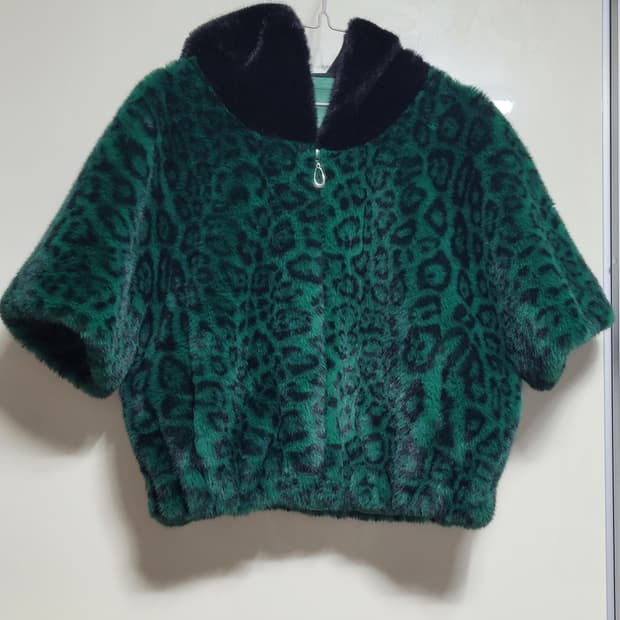 수입의류 에코밍크 후드 반팔집업