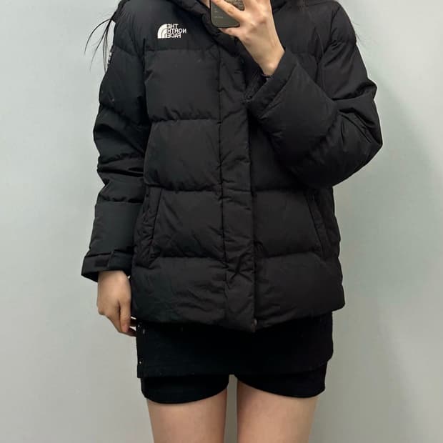 노스페이스 자수로고 블랙 후드 패딩