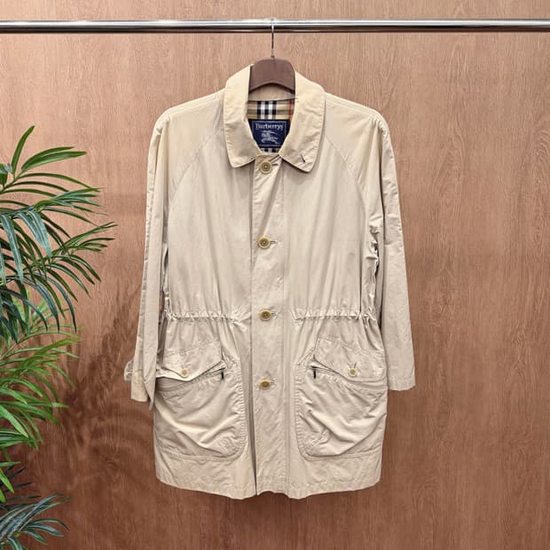 버버리 싱글 코트 드로우 스트링 플랩 포켓 체크 안감 레귤러핏 베이지