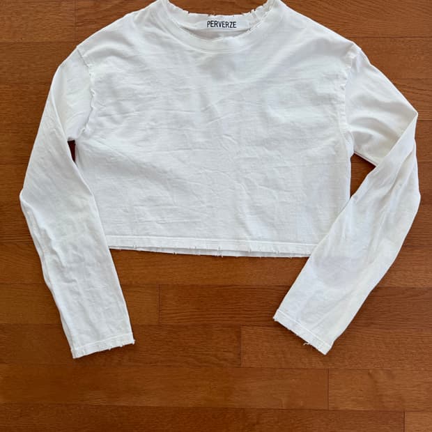 퍼버즈 긴팔티셔츠