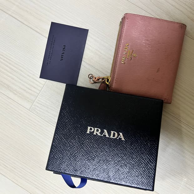 프라다 반지갑 핑크(보증서 박스 포함 풀박스)