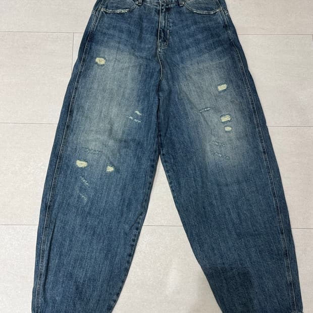 쿠어 디스트로이드 샌드 워싱 벌룬 진스 (인디고) 팝니다