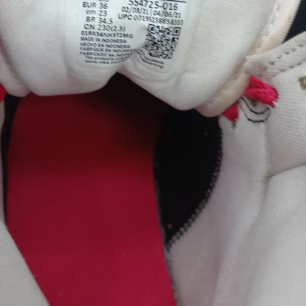 나이키 에어 조던 1 미드 짐레드 블랙 화이트 230mm