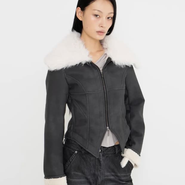 [새상품] 2000아카이브스 퍼 무스탕 블랙