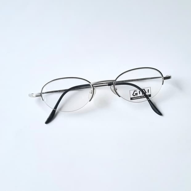 진열상품  GIDI  반무테 실버 안경테  9
