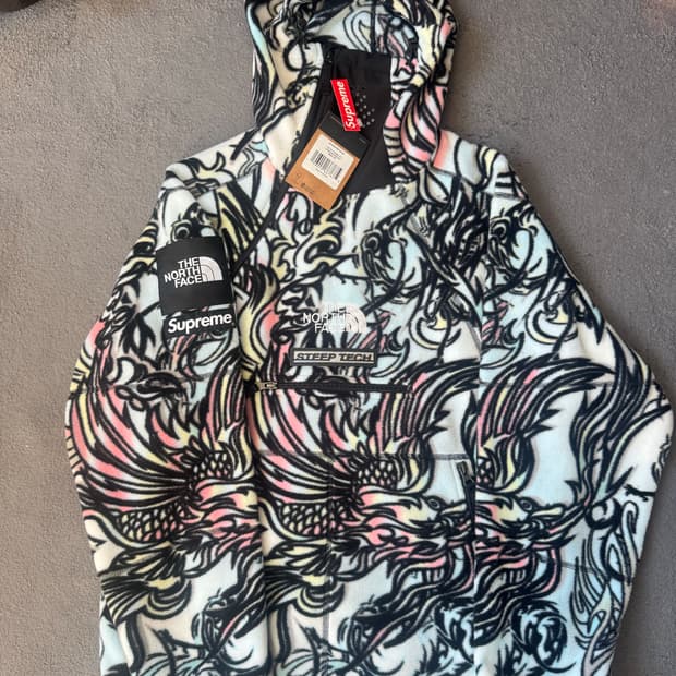 슈프림 x 노스페이스 스팁 테크 플리스 풀오버 멀티컬러 드래곤 M사이즈