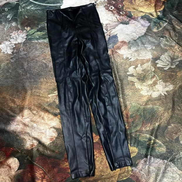 자라 빈티지 블랙레더팬츠 S