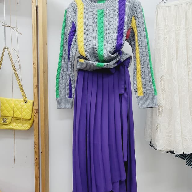 베네통 라운드 니트. jeikei퍼플 랩 스커트