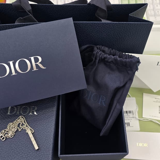 디올 까나쥬 펜던트 목걸이