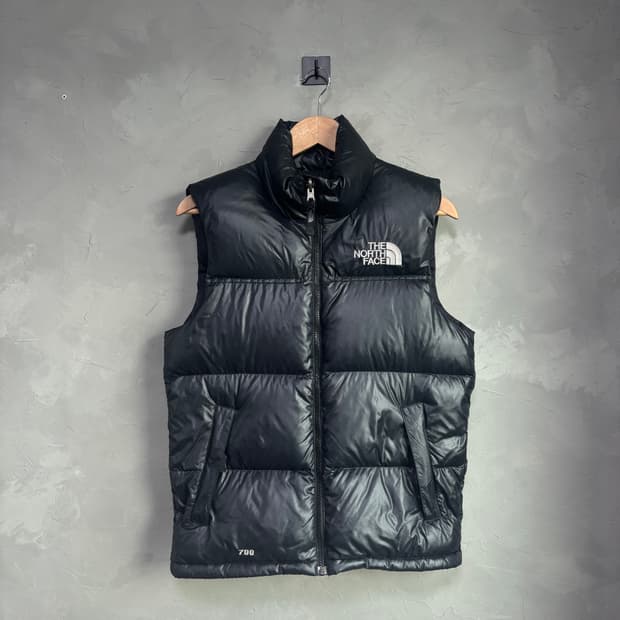 노스페이스 700 눕시 구스다운 패딩조끼 유광 블랙