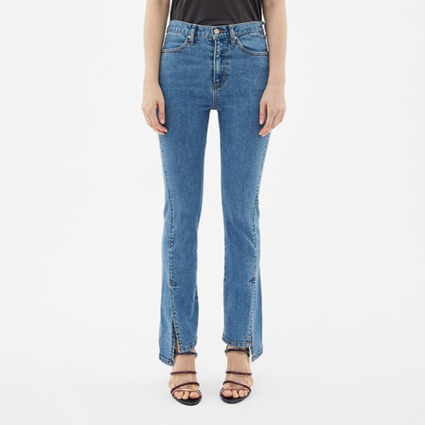 앤더슨벨 언발란스 슬릿 부츠컷 데님 팬츠