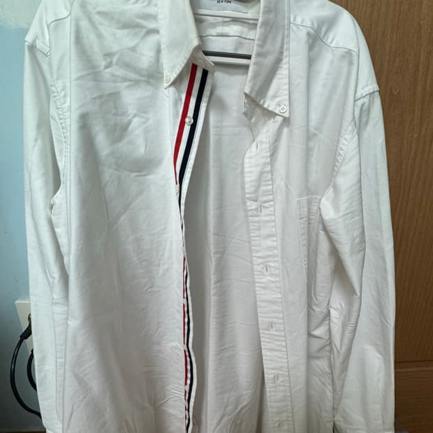 톰브라운 화이트 셔츠 삼선탭