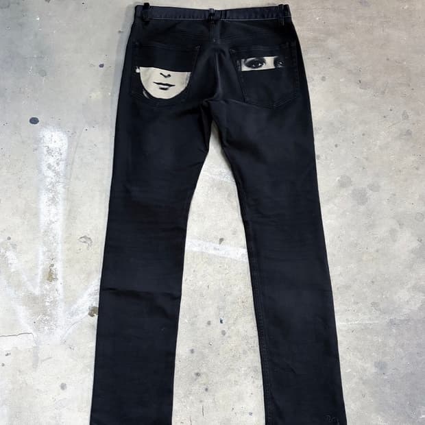 언더커버 07ss 퍼플 페이스 데님 구매원합니다