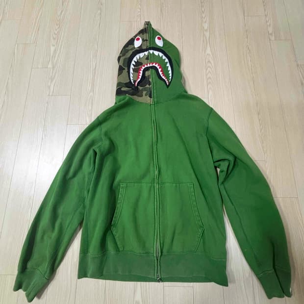 베이프 반 카모 후드 집업 그린