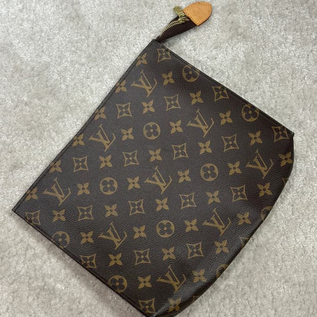 루이비통 클러치