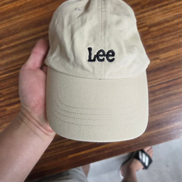 Lee 스몰 트위치로고 모자 프리 베이지