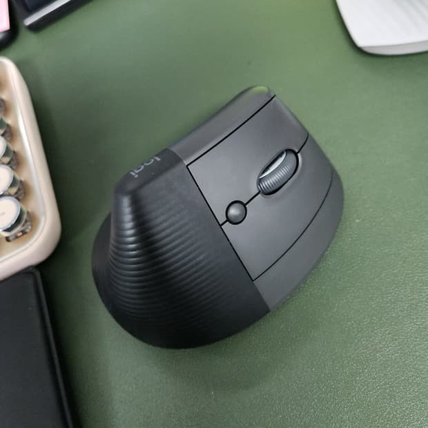 # 로지텍 리프트 블랙 국내정품 버티컬마우스 lift 무소음마우스