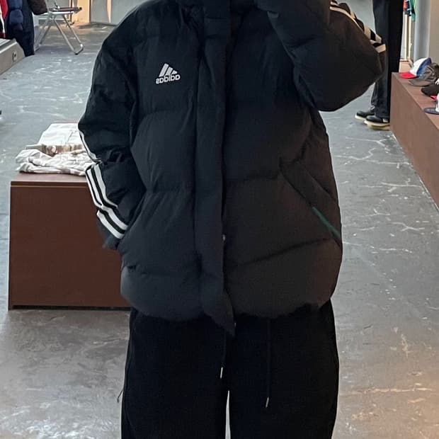 아디다스 3S 블랙 다운 패딩 H1359