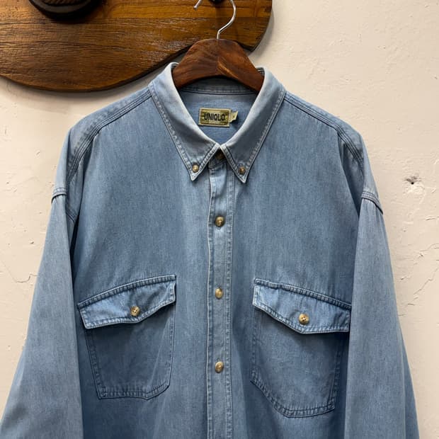 XL) Uniqlo Old Label Denim Button-Down S