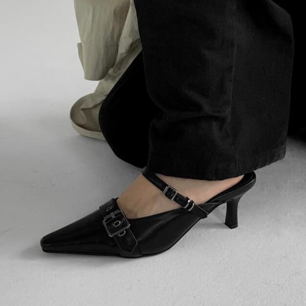 스틸레토 버클 뮬
