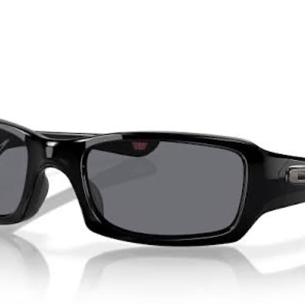 오클리 파이브 스퀘어드