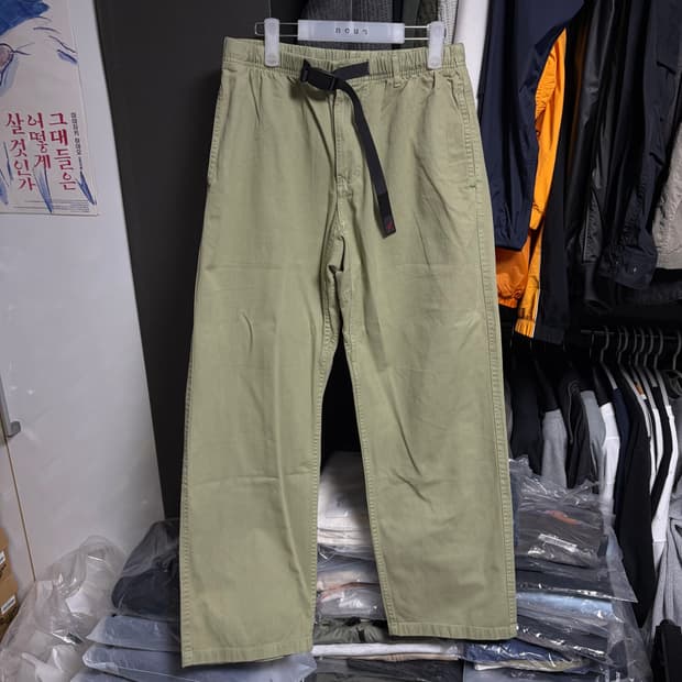 새상품(L)그라미치 스트레이트핏 팬츠 캑터스피그먼트