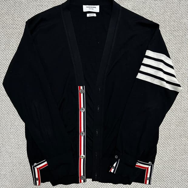 [4/당일배송] 25ss 톰브라운 사선완장 블랙 울 가디건