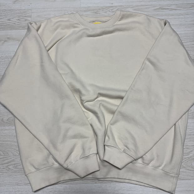 카키스 khakis 크림 스웻셔츠