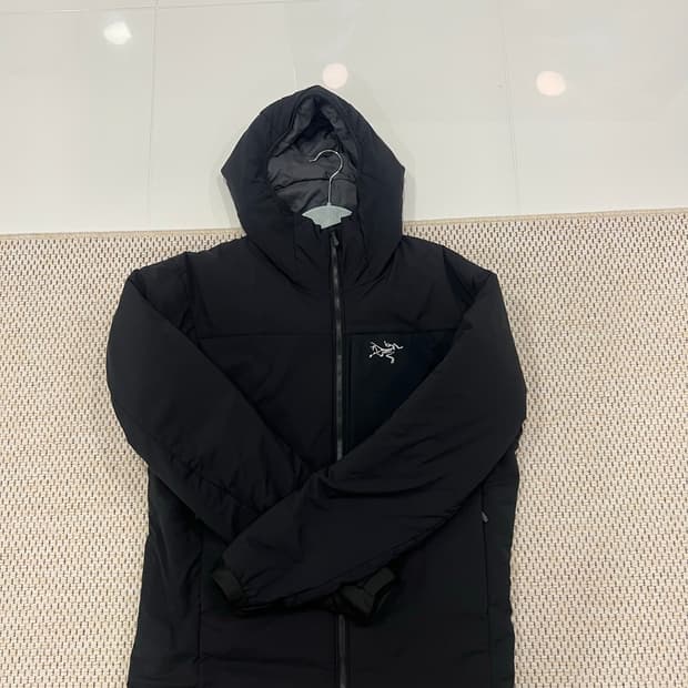 아크테릭스 프로톤 LT 후디 블랙