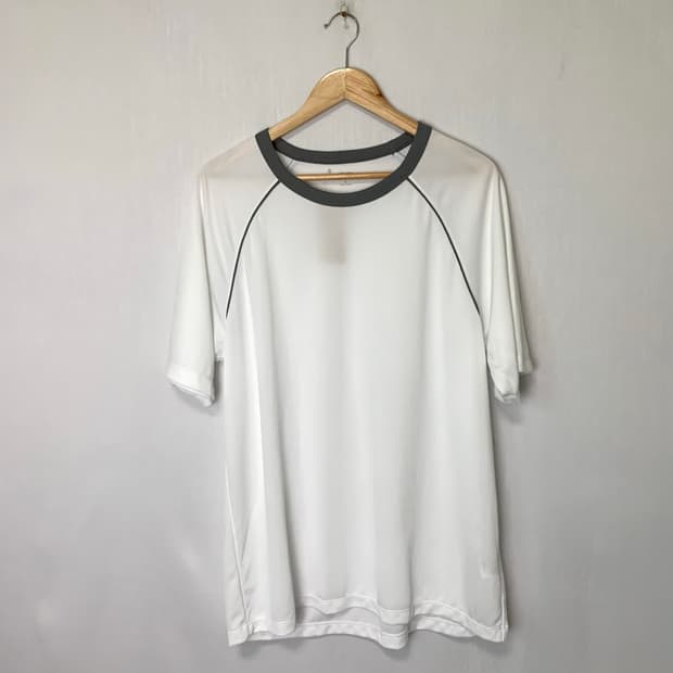 유니클로 재팬 기능성 반팔티 XL 화이트 남성 트레이닝 티셔츠