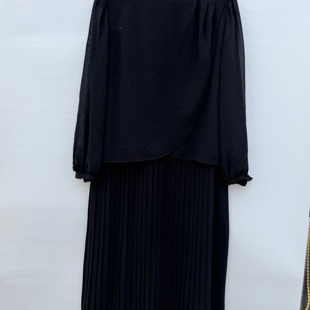 블랙 플리츠 원피스