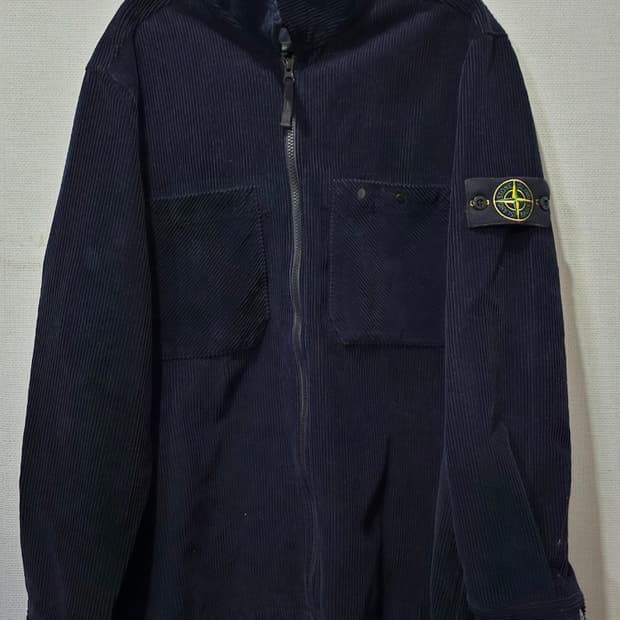 정품 24FW 스톤아일랜드 와펜 패치 코듀로이 자켓 블랙 95 / M