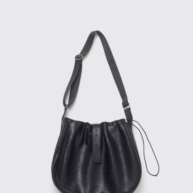  Wavy Bag Middle Faux Leather Black