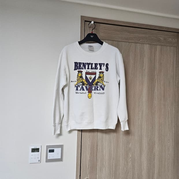 BENTLEY'S TAVERN 맨투맨