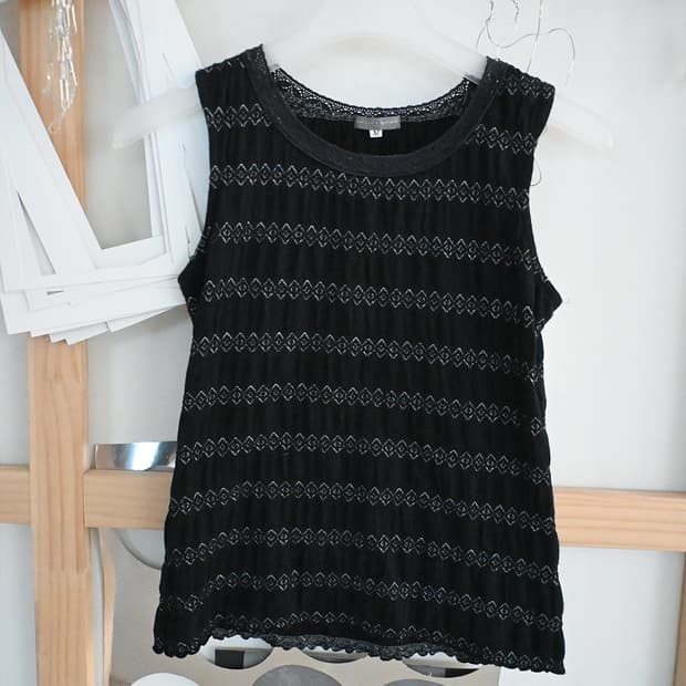 No Brand- Black Stripe Sleeveless