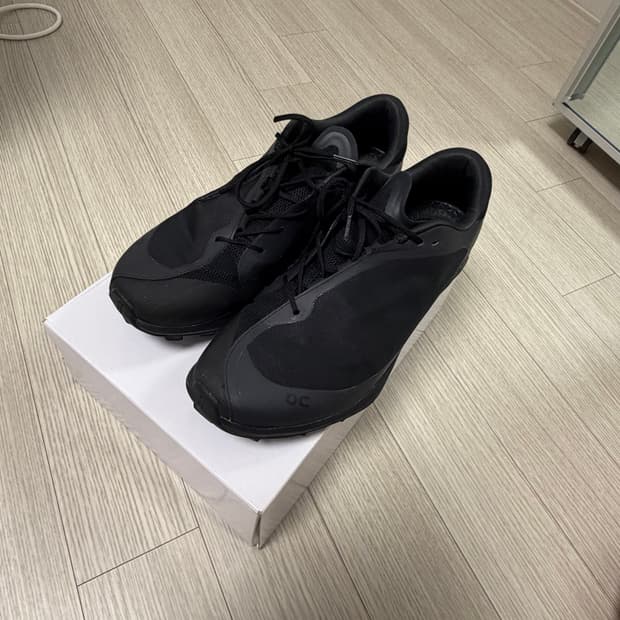 [290] 온 러닝 파프 클라우드벤쳐 피크 올 블랙