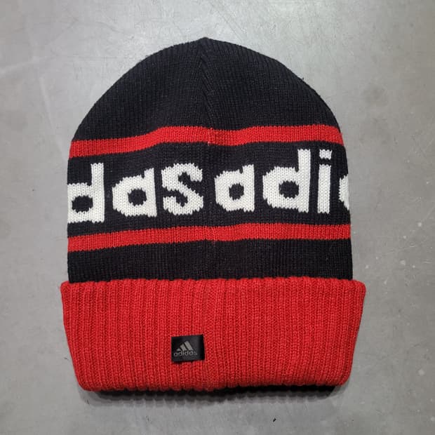 아디다스 올드스쿨 00s 비니