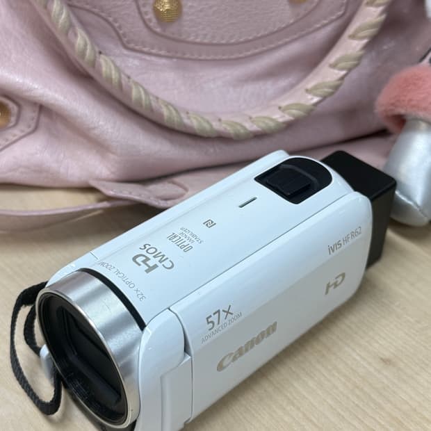 캐논 hf r62 캠코더 화이트 상태 좋음