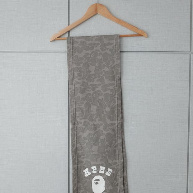 [OS] 베이프 APEE 그레이카모 컬리지 머플러