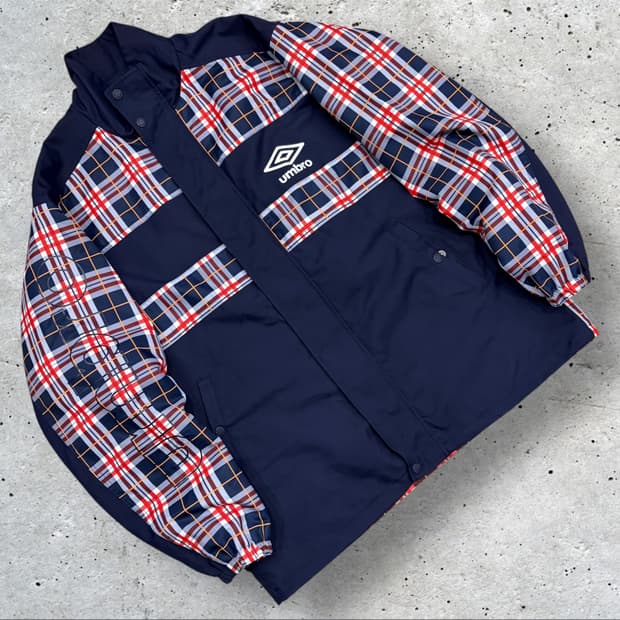 [95] 엄브로 네이비 체크 바람막이 자켓 B968