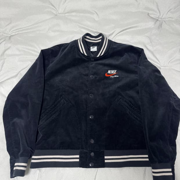 나이키 코듀로이 바시티