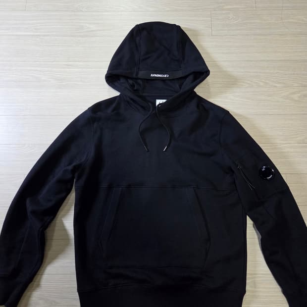 ​[S급] C.P. 컴퍼니 렌즈 와펜 후드티