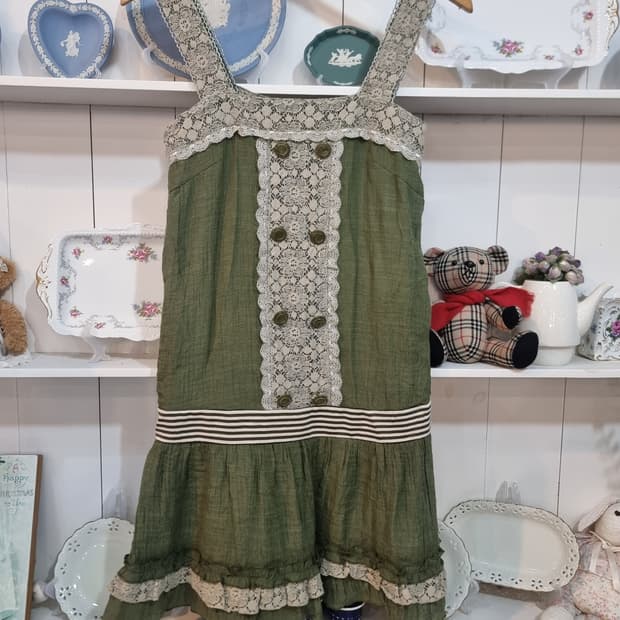 엑시즈팜  올리브 그린 레이스 뷔스티에 원피스