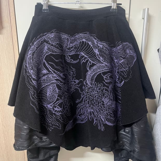 Qutie Flash 큐티 플래시 드래곤 자수 밴딩 오리엔탈 스커트