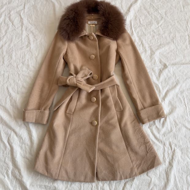 모카라떼 카멜 갸루 러블리 폭스퍼 울 코트 