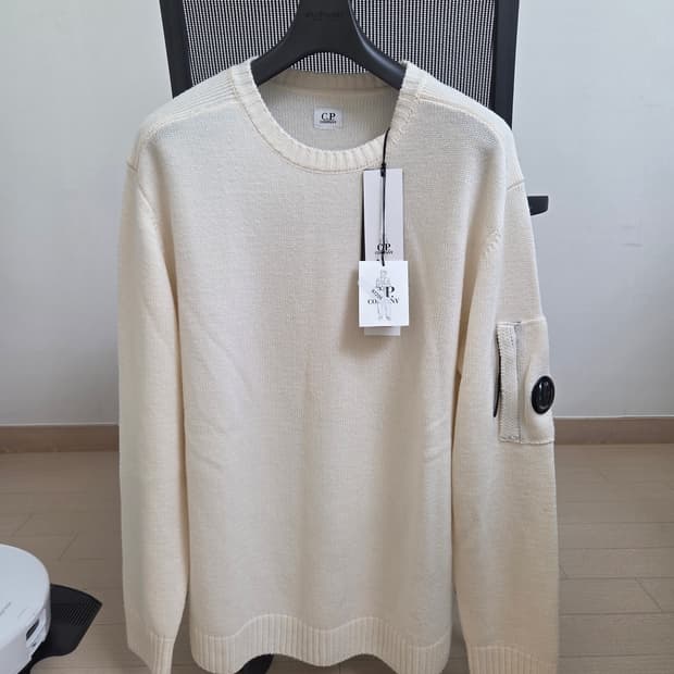 [정품] cp 컴퍼니 라나울 100% 오프화이트 렌즈 니트 XL size