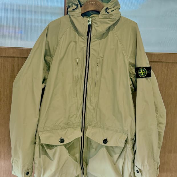 스톤아일랜드 마이크로랩스 바람막이 집업코트