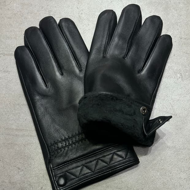 The black gloves - 까만 장갑